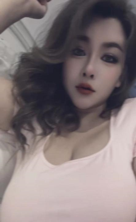 福田大胸少妇