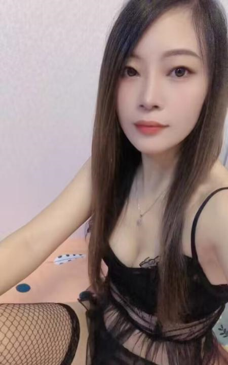 黑丝美腿骚叶子