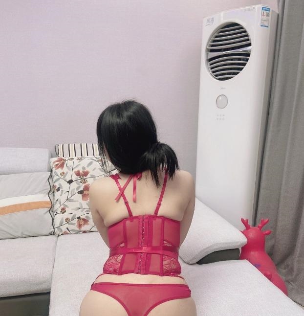 制服诱惑小凌儿