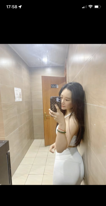 身材好的健身少妇