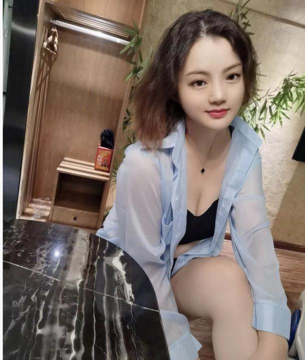 短发小骚女娟子