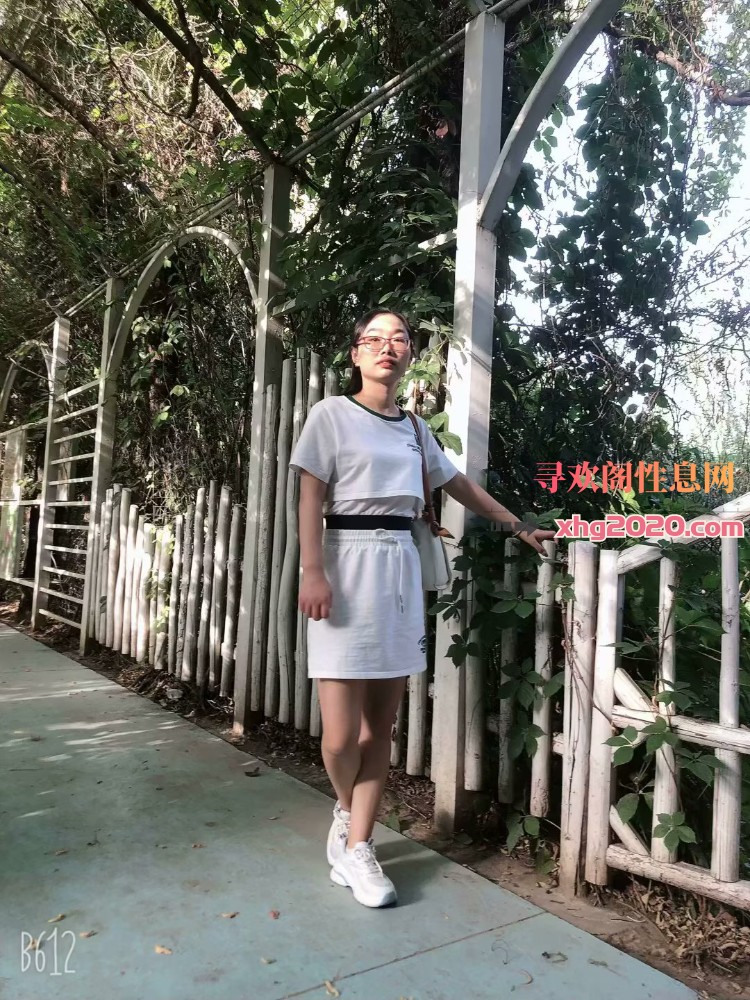 身材性感的骚女小梅