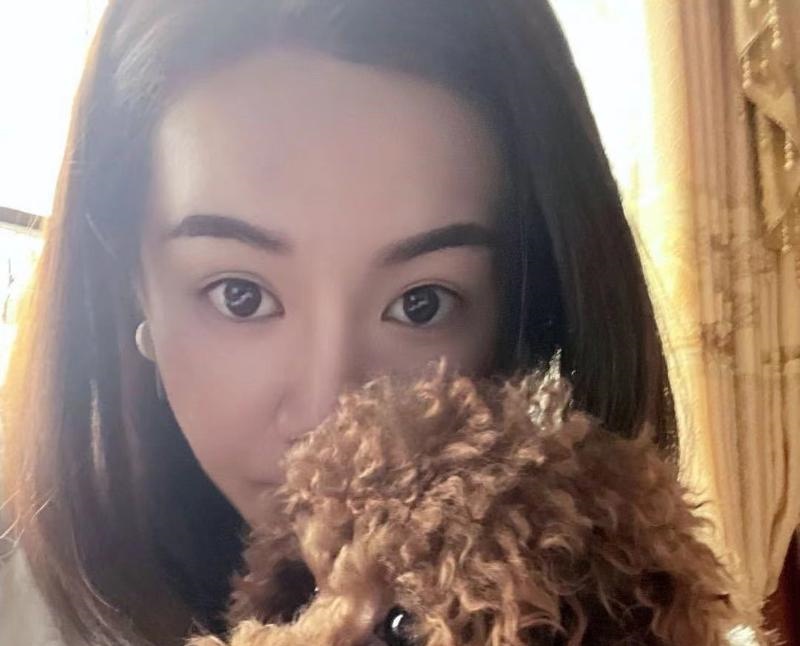 白云少妇小爱