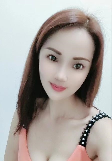 白嫩D奶梦雪