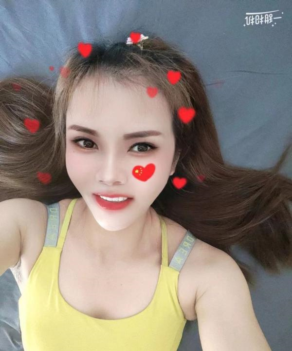 性感黑丝巨臀老师