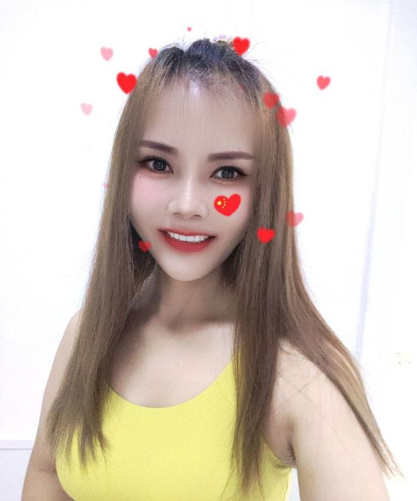 性感黑丝巨臀老师