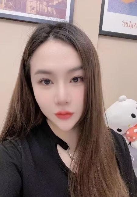天河微胖巨乳宝妹