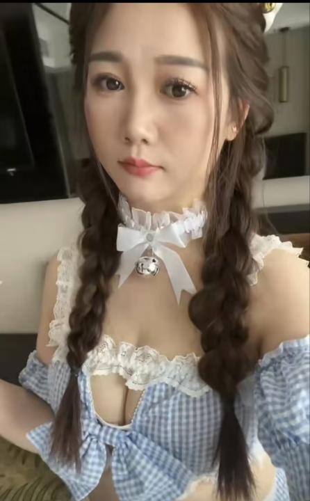 花都带感大胸晴儿