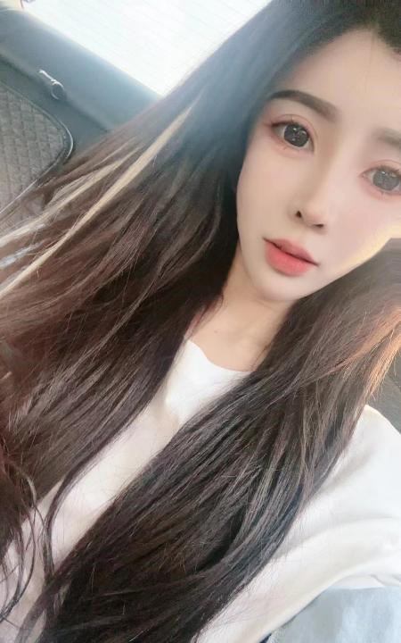 瘦小欣然妹子