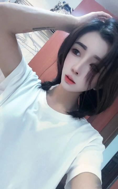 瘦小欣然妹子