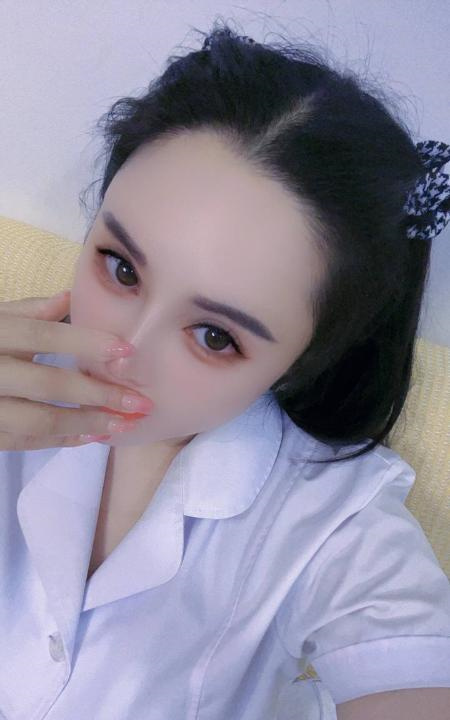 可三通大胸骚楚楚