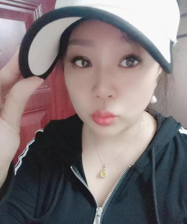 东郊记忆大奶小姐姐
