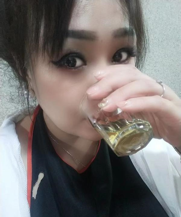 东郊记忆大奶小姐姐