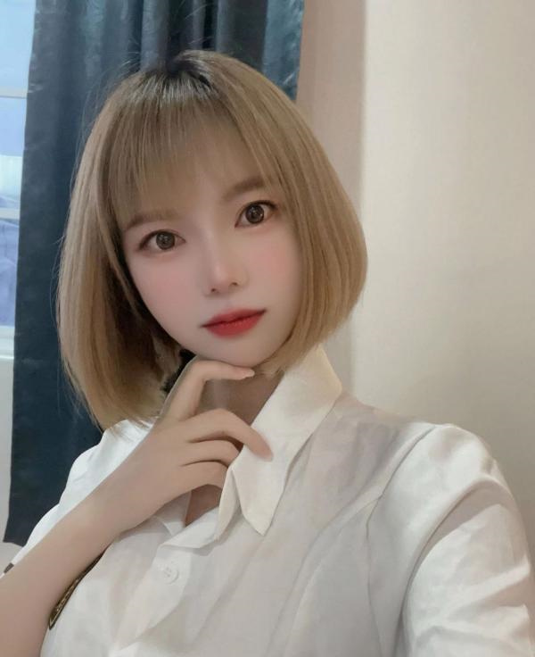性感大胸骚妹子