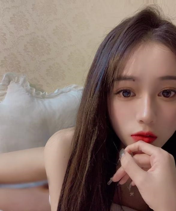 不风尘的娇妹子