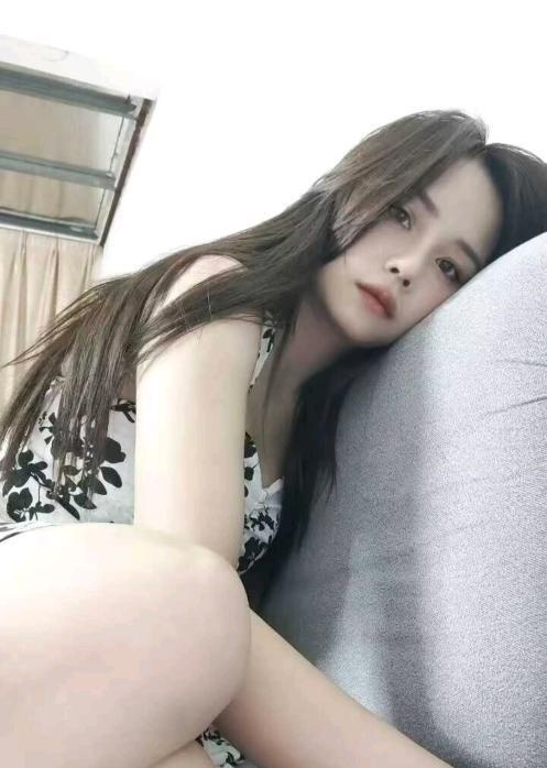 兼职大学生小妍