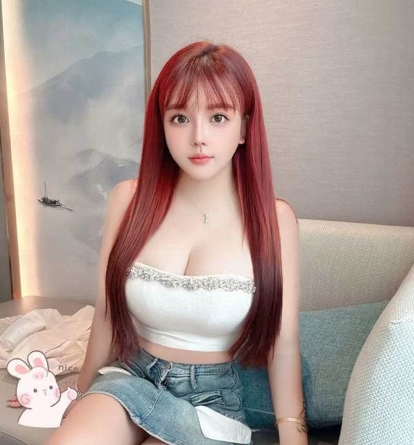 嘉兴颜值大胸小姐姐