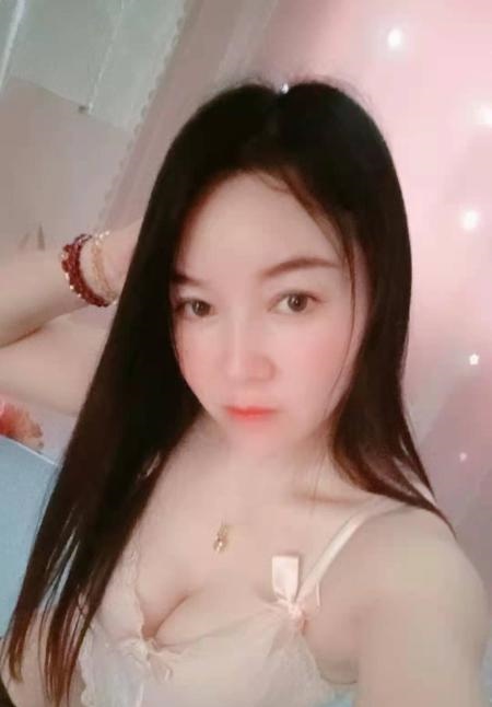 白嫩大奶小微