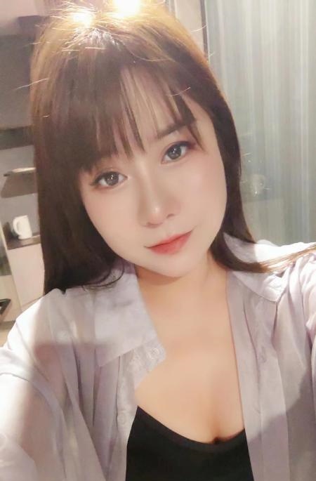 舌吻人妻静静