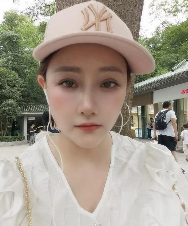 维族少妇