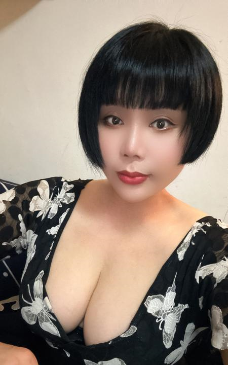 明治大胸少妇雨桐