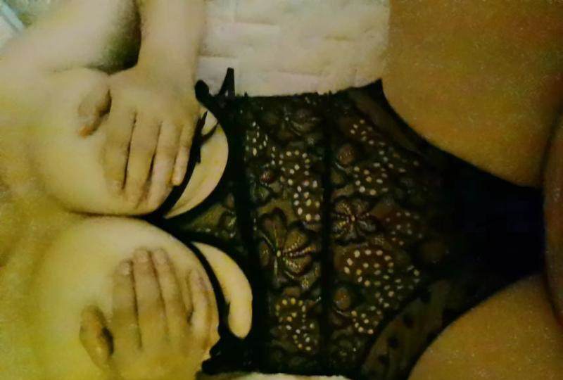 大胸风骚妹