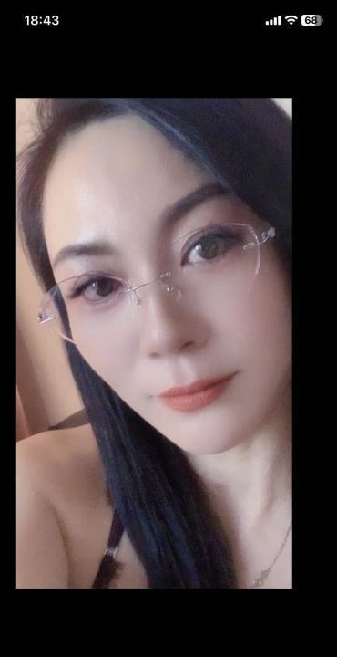 气质文静少妇