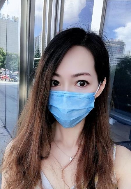 自创抓龙根少妇