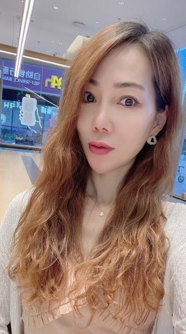 自创抓龙根少妇