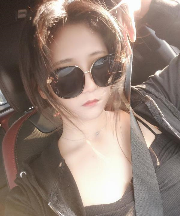 36D小姐姐
