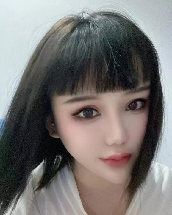 短发美女媛媛