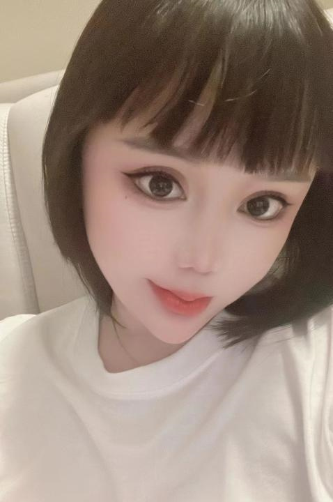 短发美女媛媛