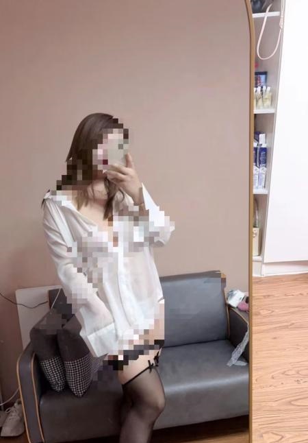 竹山路舌吻骚妹