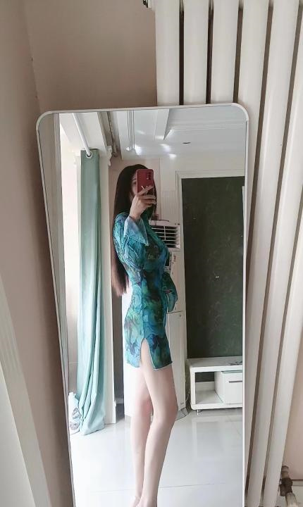 高冷长腿御姐服务不错