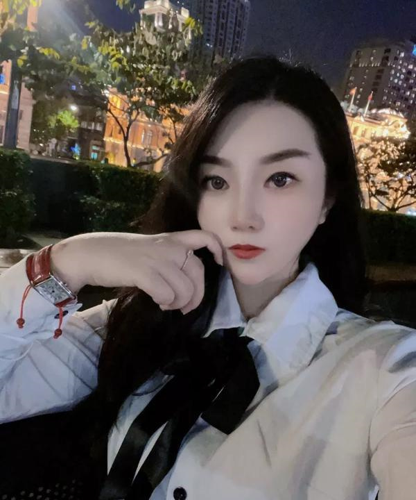 迷人的小姐姐