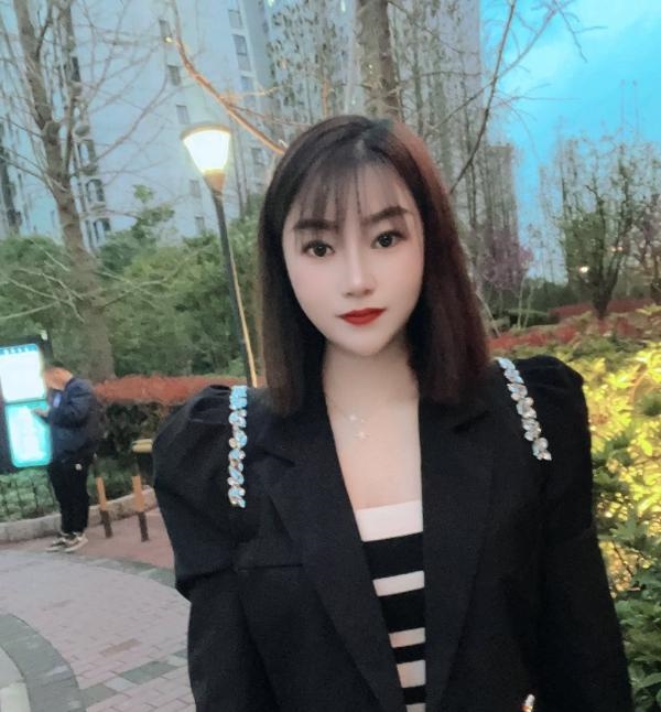 迷人的小姐姐