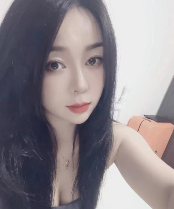 武汉刚入行女孩