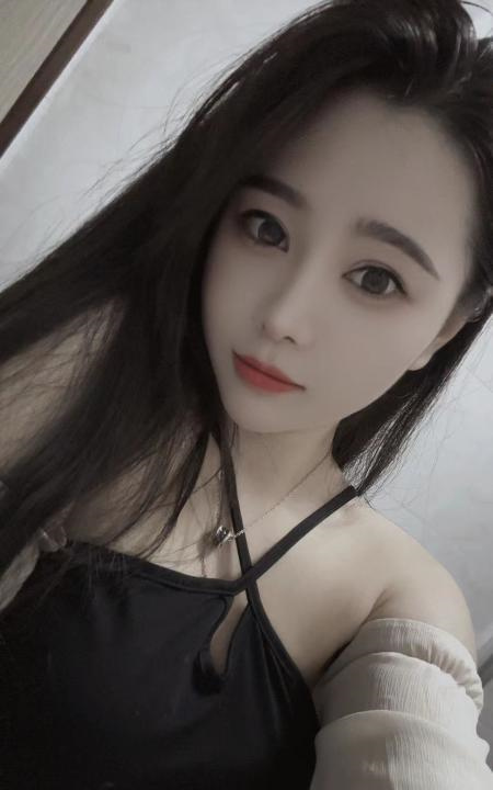 丰满长腿系小姐姐