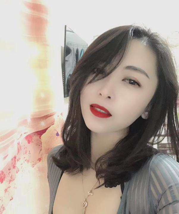 妩媚性感东北少妇