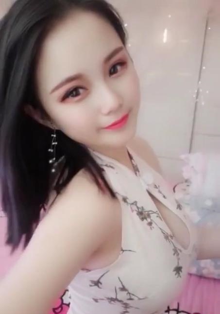 旗袍面具圆乳小美