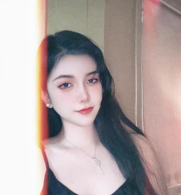 福田大胸美女