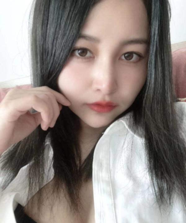 南山服装妹