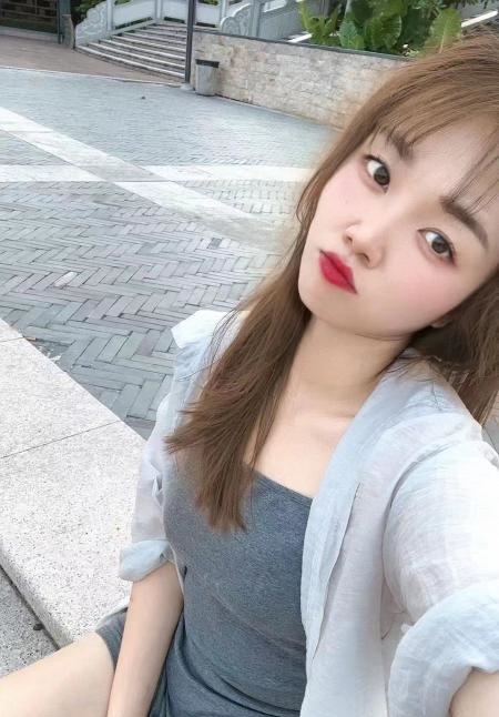 沙井地铁站附近的美眉