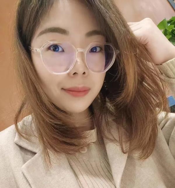龙华短发芮芮