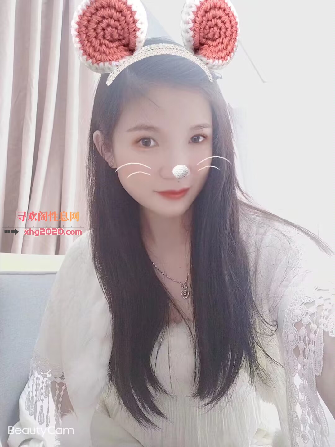 花果园财富广场一字马嫩妹