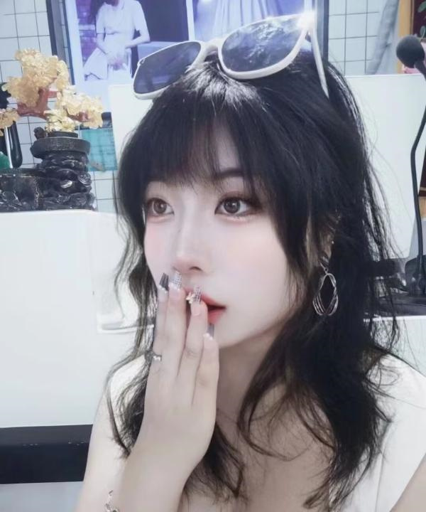 庐阳嫩妹小志玲