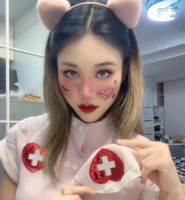 制服诱惑美娜