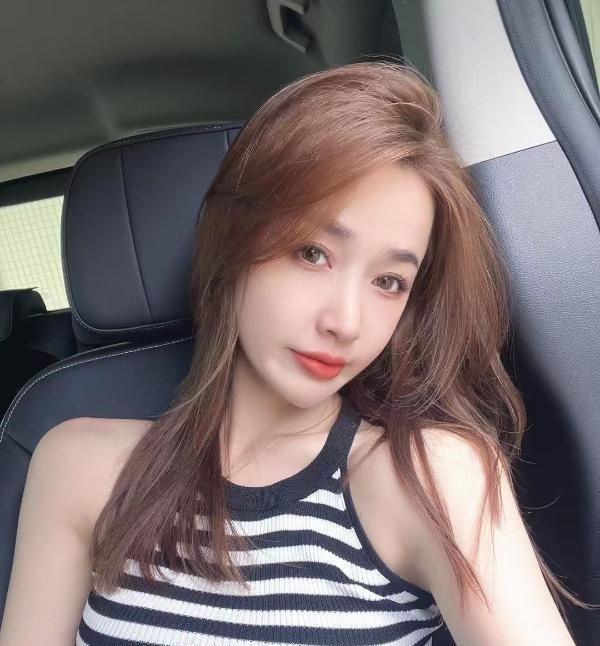 汉飞青年城小姐姐