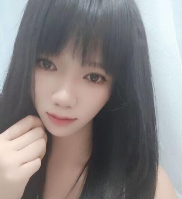 龙华小雪肤白妹