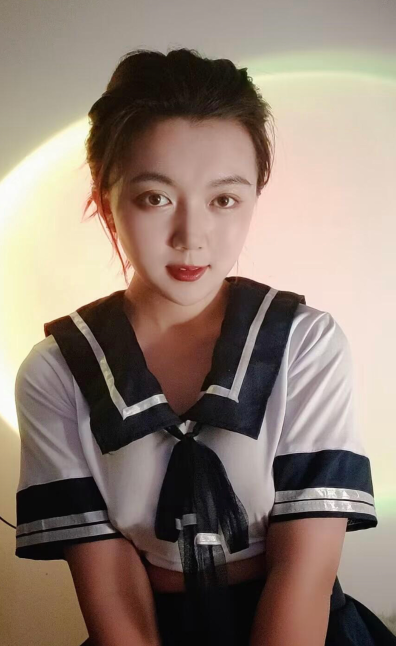 东湖大奶妹